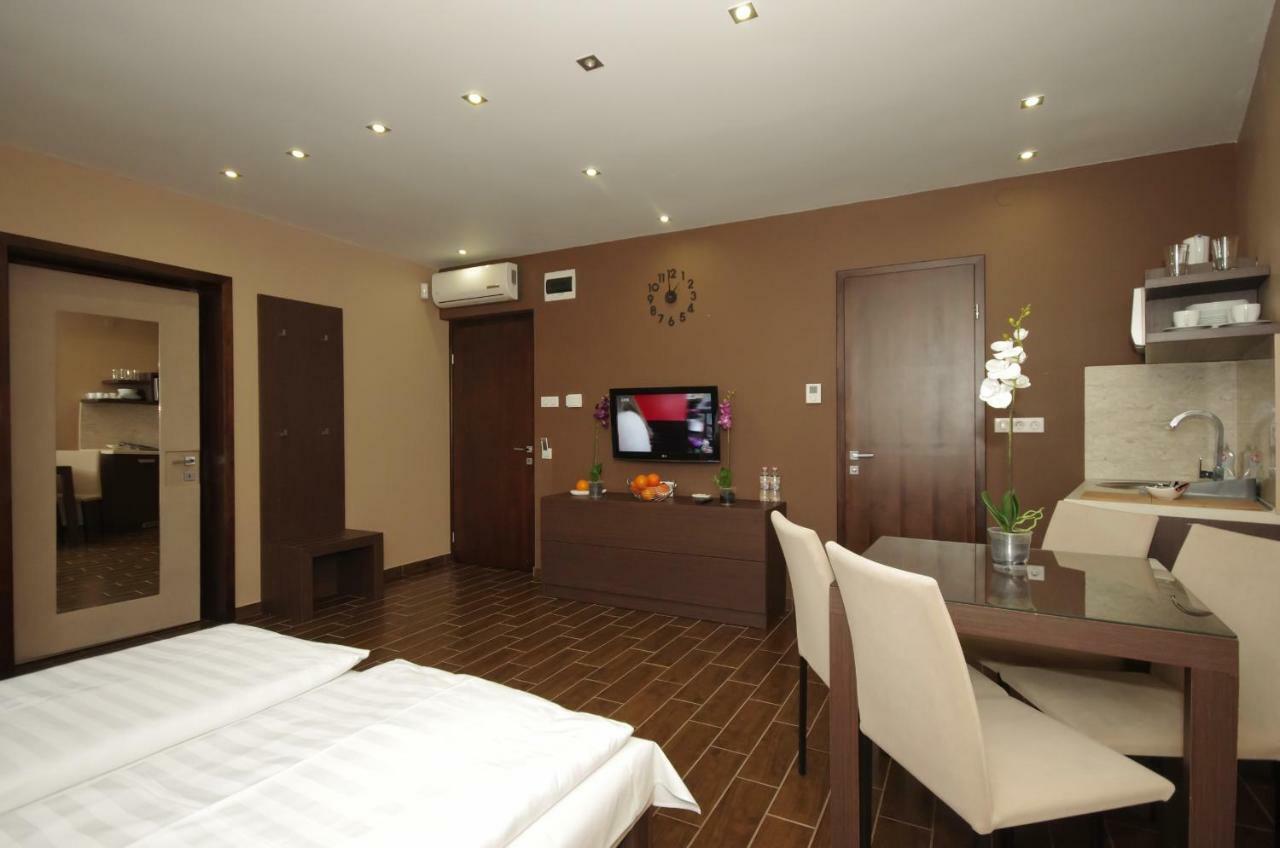 Royal Residence Apartments Gyula Exterior photo