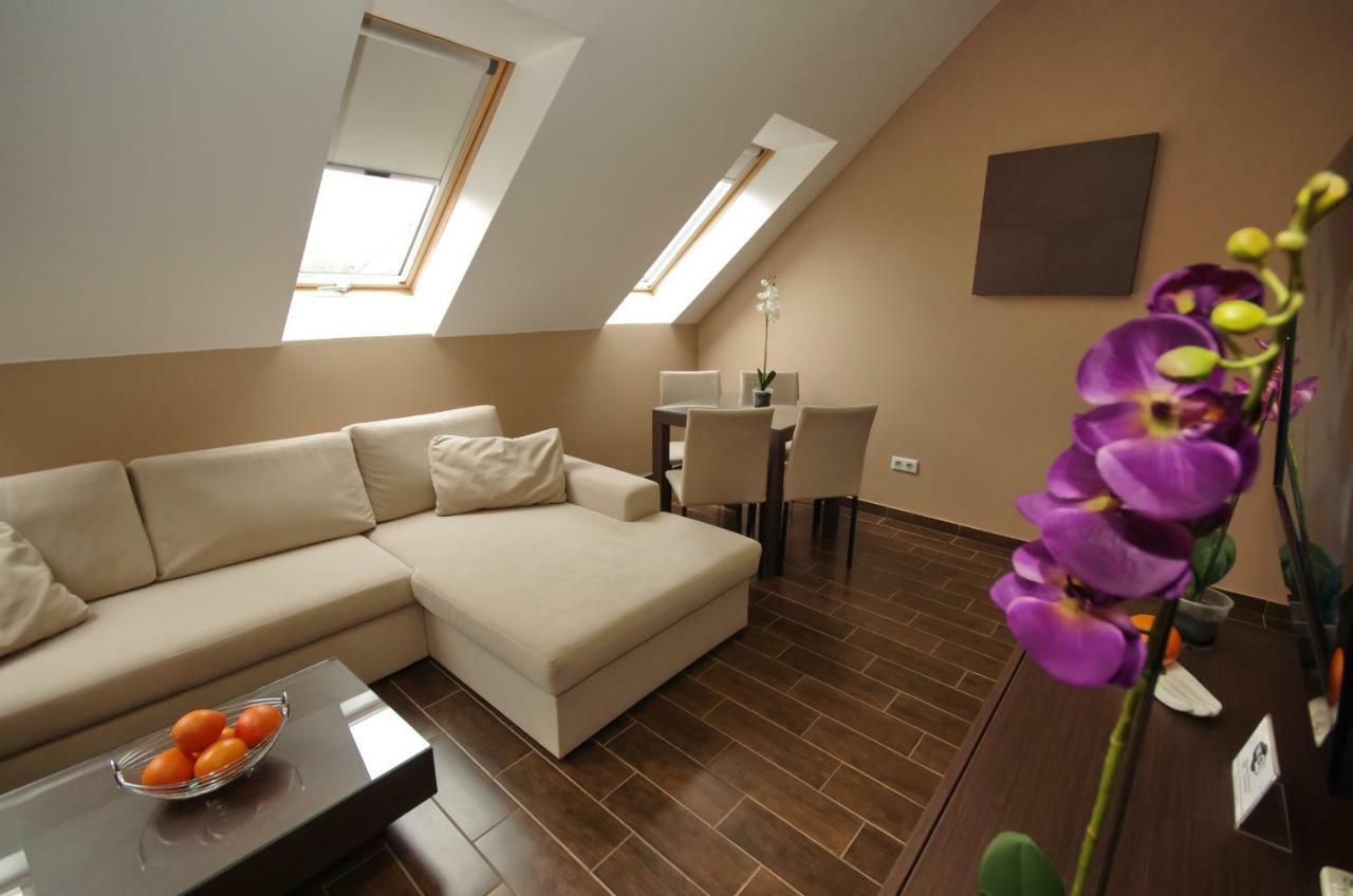 Royal Residence Apartments Gyula Exterior photo